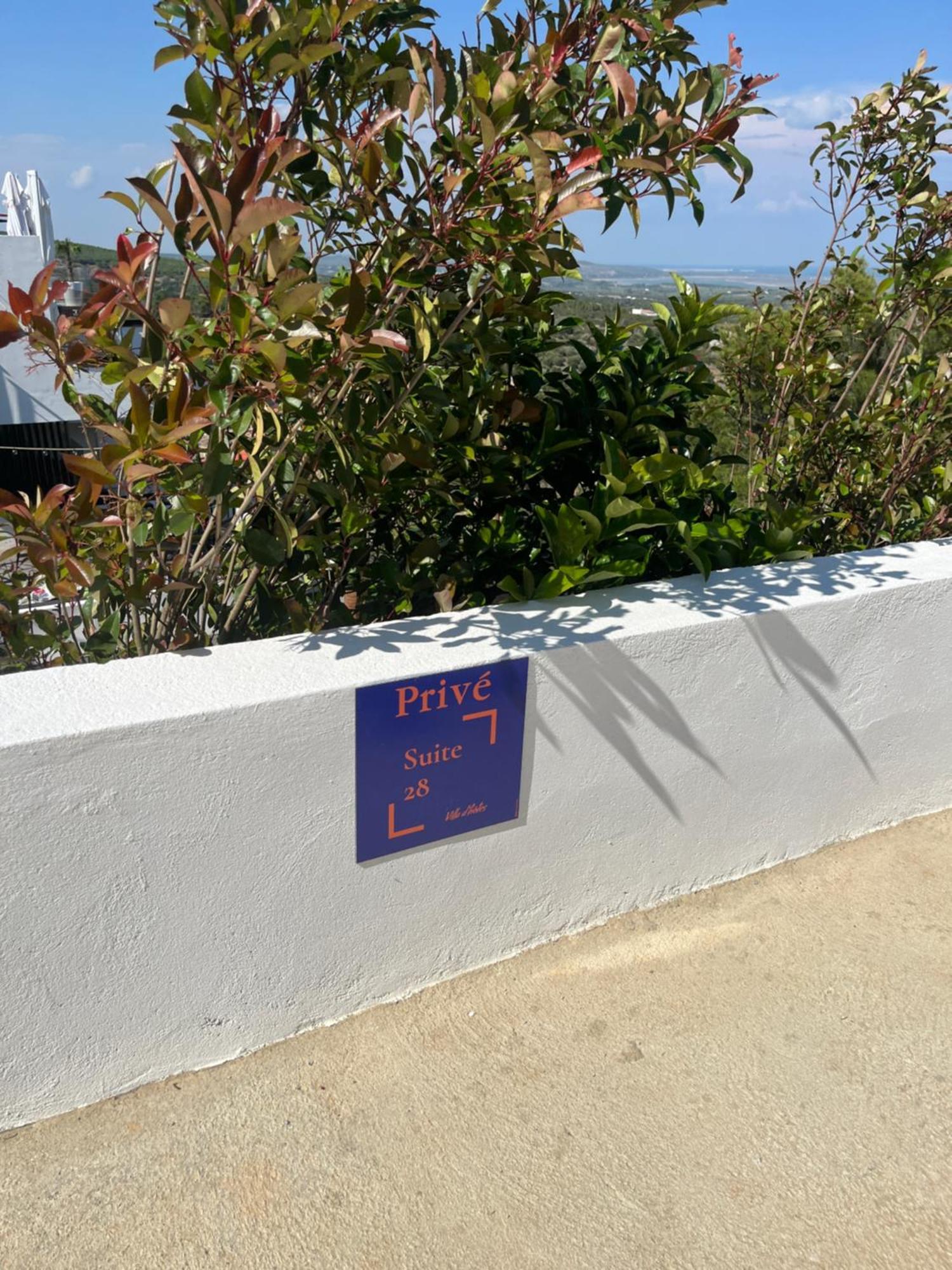 Suite 28 Treilles Exteriör bild